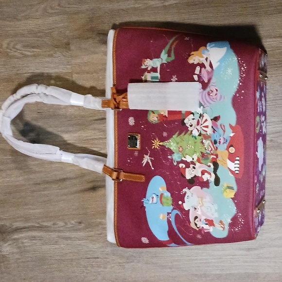 Nwt Disney dooney and bourke Christmas - Picture 4 of 11